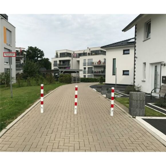 absperrpfosten poller vierkant herausnehmbar 470fb szene 1